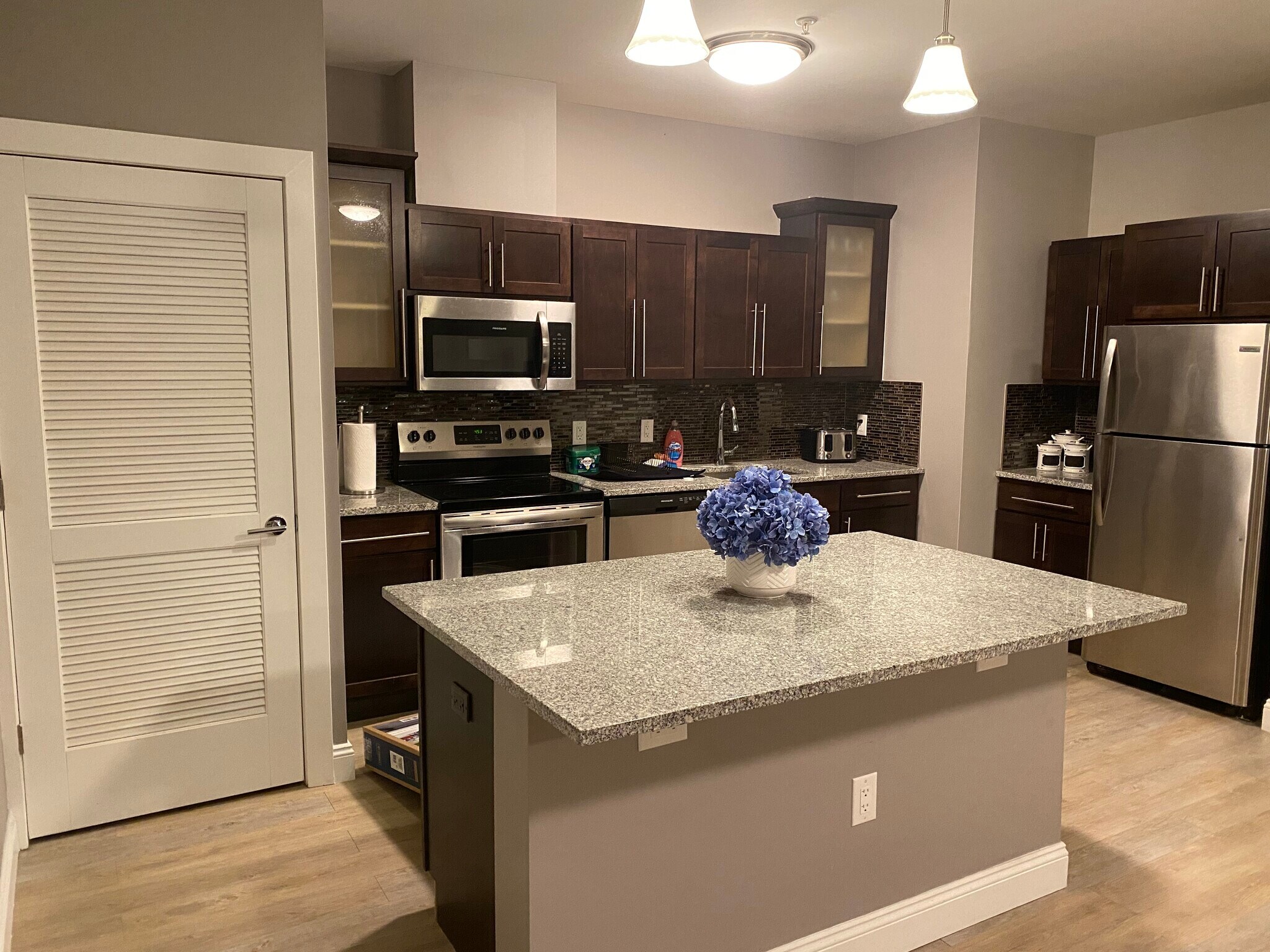 6400 Jefferson Interior 8